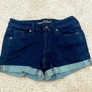 Women’s Universal Thread Jean Shorts